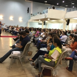 Ap. Luiz Hermínio pregando sábado a noite