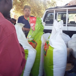 Doação de mais de 800 quilos em alimentos aos órfãos