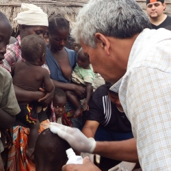 Atendimento a crianças em Chavundira, Tete e Moçambique, na África