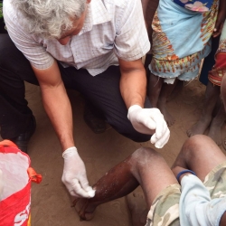 Atendimento a crianças em Chavundira, Tete e Moçambique, na África