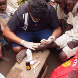 Atendimento a crianças em Chavundira, Tete e Moçambique, na África